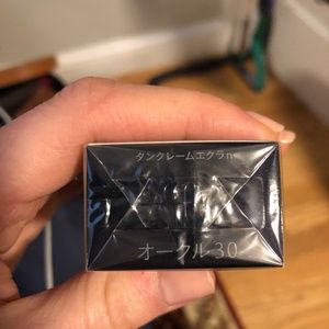 NEW Cle De Peau Teint Crème Eclat - Radiant Cream foundation